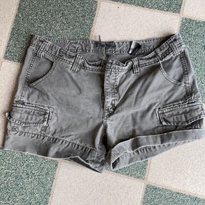 Buffalo green cargo shorts.